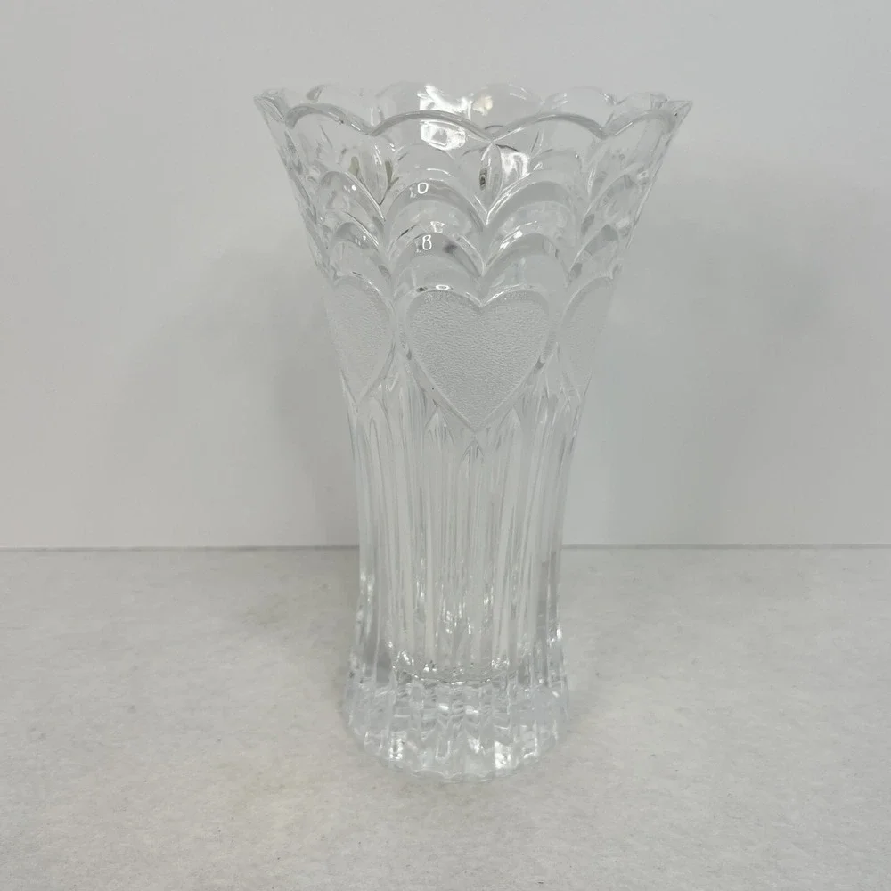FTD 24% Lead Crystal Hearts Ribbed Vase Love Roses Vintage Retro 7